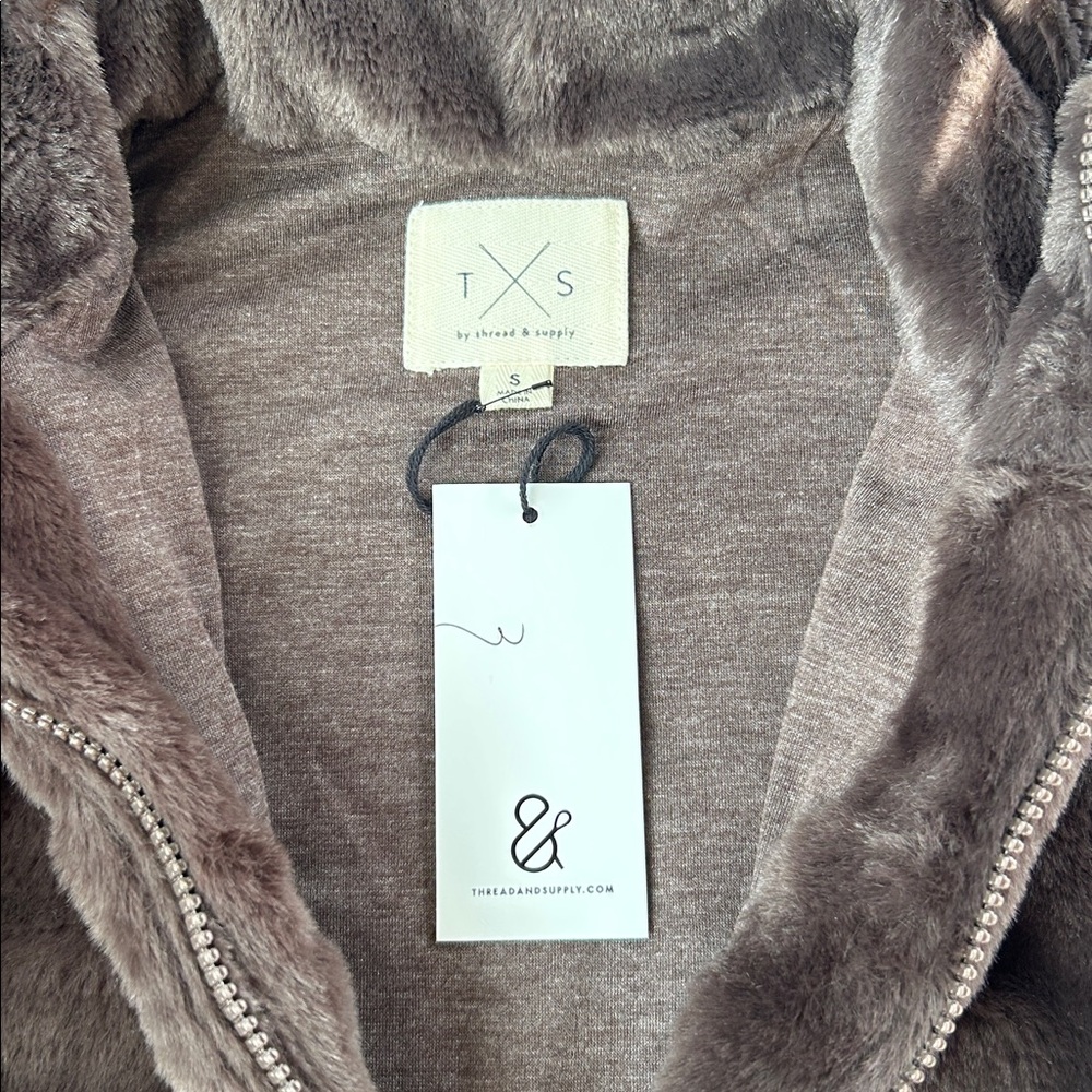 Thread & Supply Mink Faux Fur Vest Fuzzy Chocolate Brown Western Fall Small NEW - Picture 2 of 10